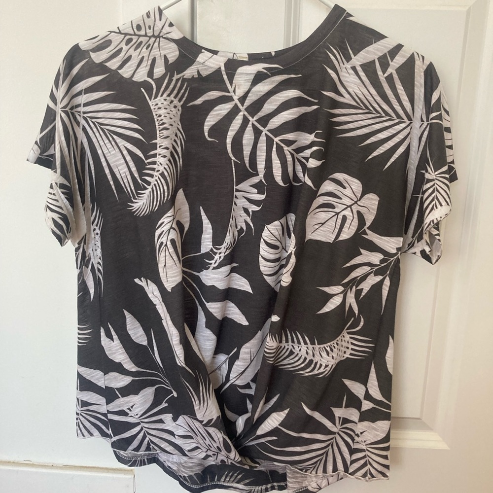 Tryst linen blend tie front Top M